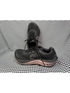 Topo Athletic MTN Racer 3 Women 9.5 Black Mauve Vibram Trail Running Shoes